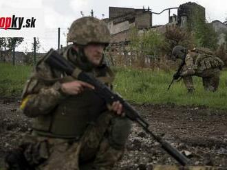 FOTO Rusi bojujú na Ukrajine so zakázanými zbraňami, použili ich aj proti civilistom