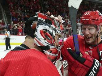 Staal teraz nechce nový kontrakt s Hurricanes. Čo bolo Andersenovi?