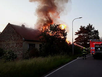 Požár poškodil stodolu v Ostopovicích u Brna a způsobil škodu za 900 tisíc korun