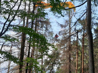 Lezečtí záchranáři ze stanice HZS Liberec a HZS Semily společně s dobrovolnými kolegy z JSDHO…