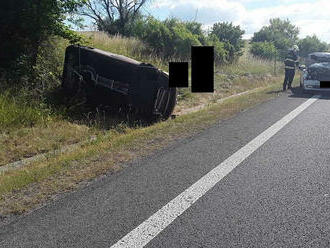 Jednotky ze stanic Ústí nad Labem a Teplice vyjely k dopravní nehodě dvou osobních aut po srážce se…