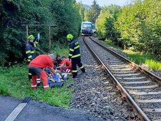 Hasiči zasahovali u osoby sražené vlakem na železničním přejezdu v obci Plavy na Jablonecku.…