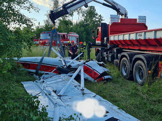 Při havárii malého motorového letadla nedaleko kopce Malý Chlum na Blanensku zemřel pilot