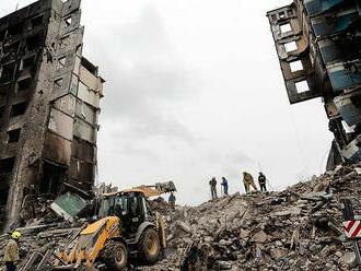 Válka na Ukrajině: Ruské rakety zasáhly nákupní centrum, zemřelo nejméně 13 lidí