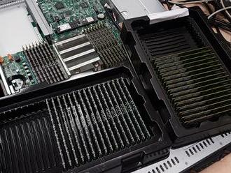 Megatest různých konfigurací RAM s AMD EPYC 7402 CPU v režii Supermicro