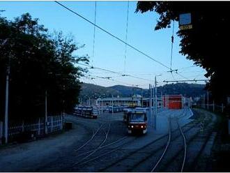 V ranním shonu. Z brněnské vozovny denně vyjíždí desítky tramvají, podívejte se