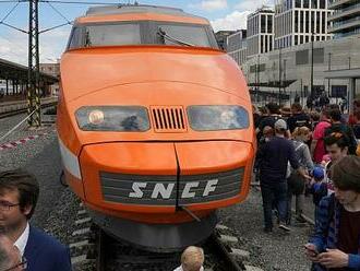 Legendární TGV je po 31 letech opět v Česku. Přeprava vyšla na více než milion