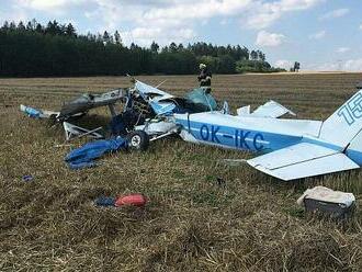 Při pádu letadla zahynula posádka. Pilot nepočítal s nadváhou navigátora