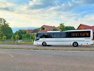 Zavolejte řediteli. Výpadky spojů pokračují, BusLine zveřejnil čísla na šéfy