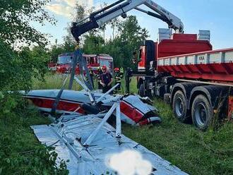 VIDEO: Tragédie u Bořilova. Pilot stihl ještě vyskočit, padák ho ale nezachránil