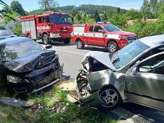 U Švihova se čelně srazila dvě auta, spolujezdkyně nepřežila