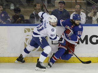 Tampa má na dosah tretie finále Stanleyho pohára za sebou, otočiť sériu však dokážu aj Rangers