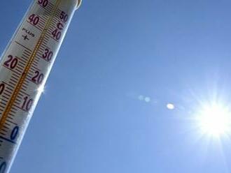 Pre 15 okresov platia výstrahy NAJVYŠŠIEHO stupňa: Kde bude teplomer ukazovať 38 °C?