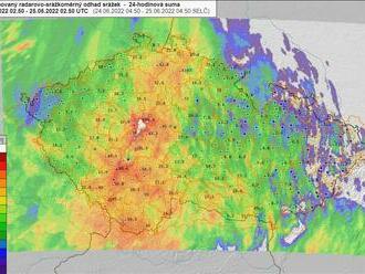 Ranní souhrn nočních bouřek a vydatných srážek - Praha, Komořany 100,8 mm, Nové Strakonice 77,7 mm