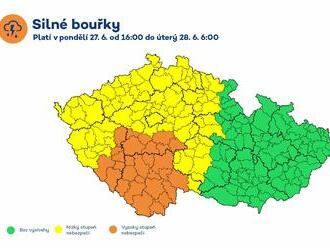 Výstraha ČHMÚ: Silné bouřky, nebezpečí požárů, vysoké teploty.