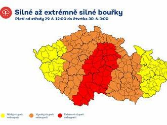 ⚠️ Aktualizace výstrahy ČHMÚ - rozšiřuje oblast s možným výskytem silných a velmi silných bouřek a přidává varování před extrémně silnými bouřkami.