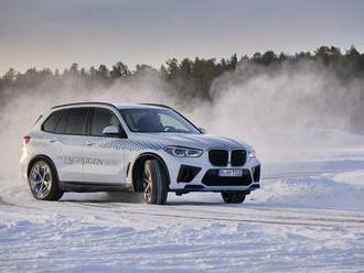 BMW iX5 Hydrogen: Bavoři zkouší vodík, mají naději?