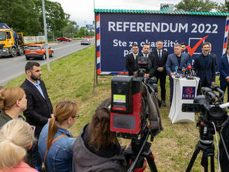 Opozícia zbiera podpisy pod referendum. Bujňák: Prvá otázka je ústavný nezmysel