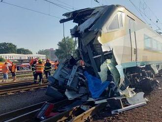 Vlak sa v Bohumíne zrazil s posunovacou lokomotívou, rušňovodič zomrel