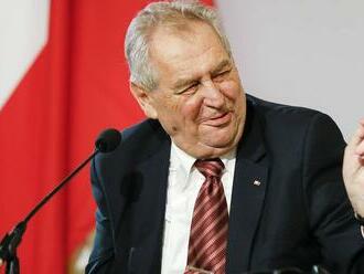 Zeman by Putina poslal pred vojnový súd, svoje proruské postoje bagatelizoval