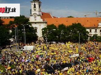 MIMORIADNY ONLINE Učitelia vyšli do ulíc: Protest za sľubované vyššie platy! V centre Bratislavy sú tisícky pedagógov