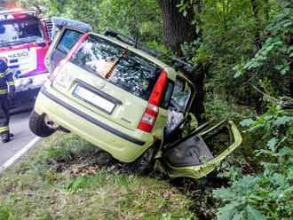 Vážná dopravní nehoda se stala u Lašovic, kde havarovalo osobní auto značky Fiat. Vůz vyjel ze…