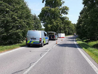 Mezi Frýdlantem a Novým Městem pod Smrkem došlo k nárazu vozidla do vzrostlého stromu. Řidič…