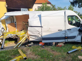 V Protivíně došlo na železničním přejezdu P1148 v ulici Krčská ke srážce vlaku a dodávky. Počítejte…