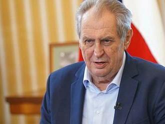 Prezident Zeman se cítí zdráv. Doufá, že mu na podzim vyndají vyživovací sondu