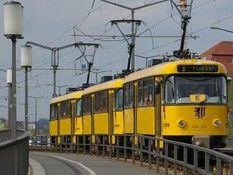 Neobvyklé řešení. Dopravu v Drážďanech zachraňují československé tramvaje