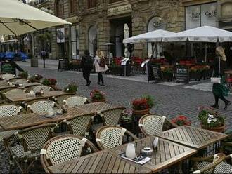 Menu za dvě stovky? Češi dali restauracím sbohem, našli si způsoby, jak ušetřit