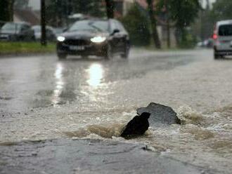 Část Česka zasáhnou vydatné deště. Meteorologové: Hrozí rozvodnění toků