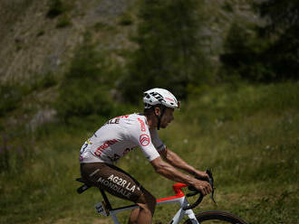 S Tour de France sa rozlúčilo ďalších päť cyklistov, Cherela a Paret-Peintra vyradil koronavírus