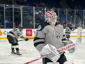 Inšpirovali ho Húska a Tomek. Mladý brankár zabojuje v kempe Los Angeles Kings