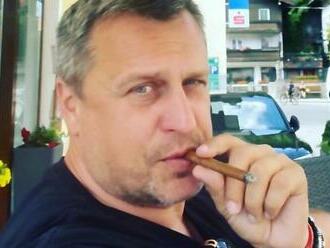 Líder národniarov ZHREŠIL a doprial si cigaru: Pozrite, TAKTO si ju Danko vychutnával!