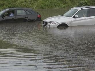 Slovák prežil v Tirolsku HRÔZU! Auto, v ktorom sedel, stiahol príval bahna