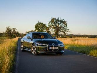 Test BMW i4 eDrive40: Auto roku to není, ale sakra dobrý elektromobil ano