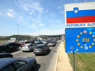 Dlouhé čekací doby na hranicích -  jak na vstupu, tak i na výstupu ze Slovinska a to zejména směrem do Chorvatska a Rakouska.