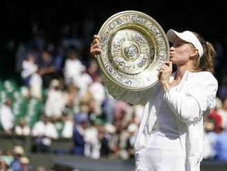 Parádní obrat. Rybakinová ovládla Wimbledon a získala pro Kazachstán první titul