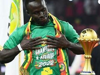 Sadio Mane: Bayern Munich striker named African Footballer of Year on memorable night for Senegal