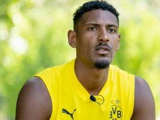 Ivorian striker Haller to undergo chemotherapy