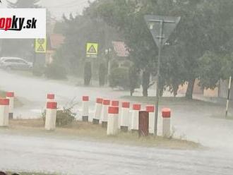 Po horúčavách prichádzajú silné dažde a búrky: Meteorológovia vydali výstrahy! POZOR najmä v týchto okresoch