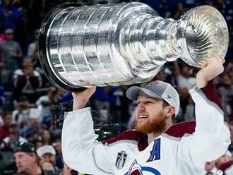 MacKinnon a Avalanche vraj diskutujú o historickej zmluve