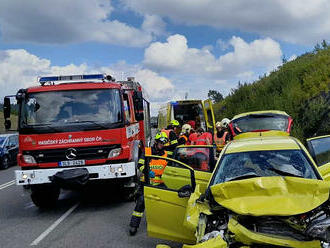 Dopravní nehoda dvou osobních vozidel se stala na komunikaci I/14 v Jablonci nad Nisou, části…