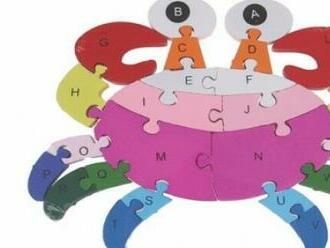 Detské vzdelávacie drevené puzzle - krab. Veselá a farebná skladačka.