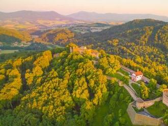 Beskydy blízko hradu i aquaparku: Hotel Hukvaldy *** s wellness a bazénom neobmedzene + polpenzia.