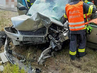 Na silnici číslo 9 u Chotovic na Českolipsku došlo k nehodě osobního vozidla, na místo jedou hasiči…