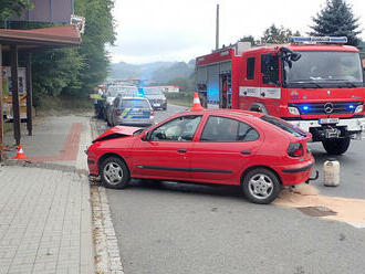 Profesionální hasiči ze stanice Vsetín zasahovali u havárie osobního vozidla, se kterým řidič…