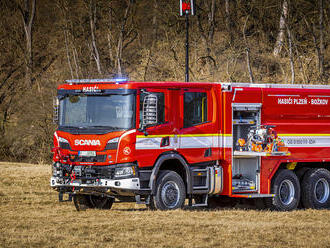 Dobrovolní hasiči v plzeňském Božkově jezdí v nové Scanii z produkce firmy KOBIT-THZ