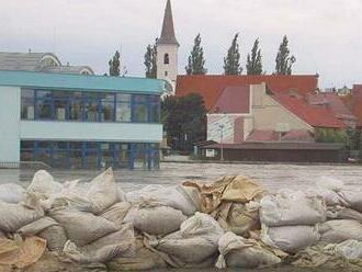 Povodeň 2002 den po dni: Přišla další vlna, hned dvakrát smetla Český Krumlov